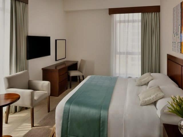 فندق موفنبيك بر دبي أحد أشهر الفنادق الفاخرة بمنطقة بر دبي