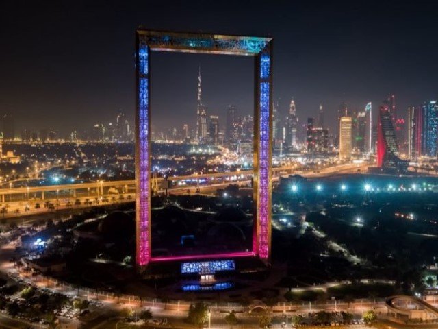 برواز دبي أكبر إطار صورة في العالم