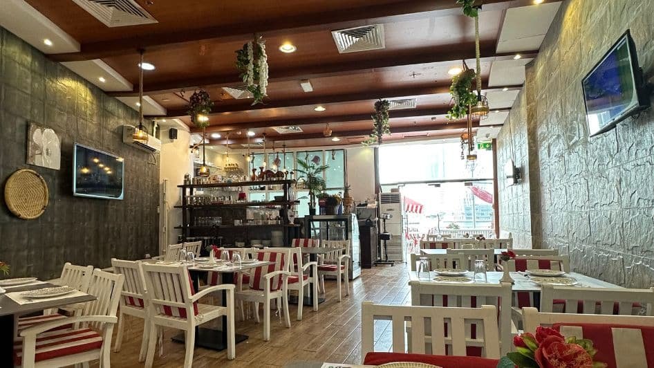 مطعم La Pergola Restaurant and Cafe